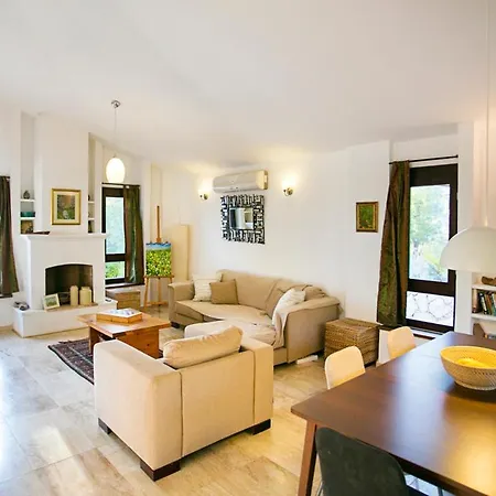 Islamlar Sleeps 6 Pool Air Con Wifi