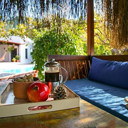 Islamlar Sleeps 6 Pool Air Con Wifi